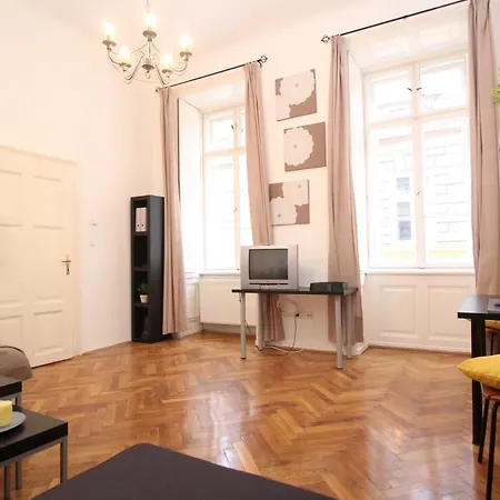 Kiraly Street Apartment